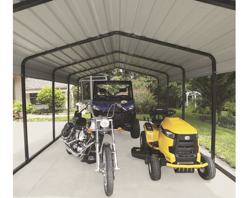 Überdachter Stellplatz mit Motorrad, Quad und Rasentraktor