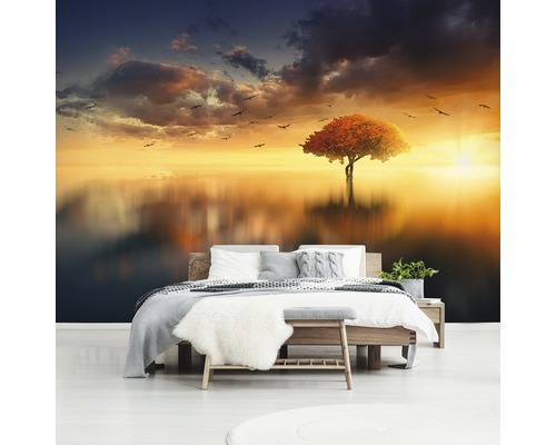 Schlafzimmer mit Fototapete mit Baum im See