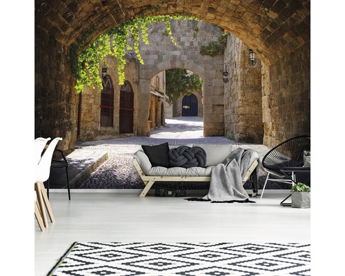 Fototapete mit antikem Gassenmotiv in einer Wohnraumgestaltung