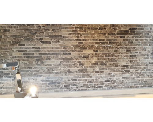 Wandgestaltung mit Steinpaneelen in Backsteinoptik