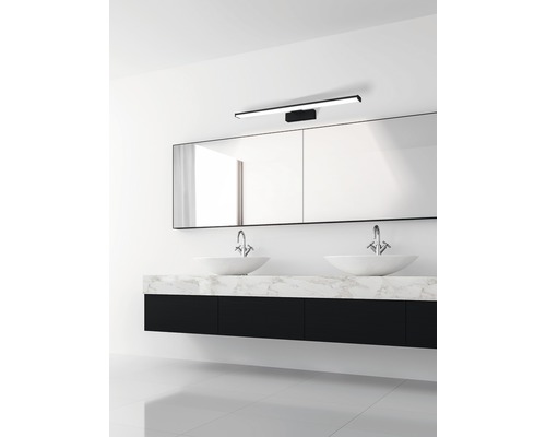 LED Wandleuchte PANDELLA 1 60x40x120 cm 11 W 1350 lm 4000 K neutralweiß IP44 schwarz Modernes Badezimmer mit Doppelwaschbecken, Spiegel und LED-Leuchte
