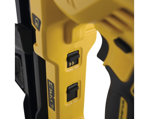 Detailansicht eines gelben Nagelgeräts mit Schaltern zur Einstellung der Schussfolge