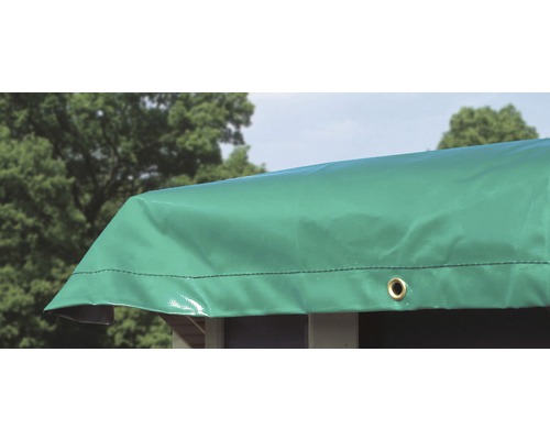 Grüne Poolabdeckung mit Öse zur Befestigung