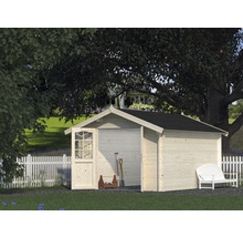 Holzgartenhaus mit geöffneten Türen, Gartenwerkzeugen und Gartenbank