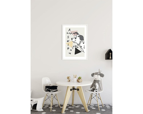 Kinderzimmer mit Dalmatiner-Wandbild, Tisch und Stühlen