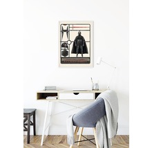 Dekoratives Zimmer mit einem Star Wars Kylo Ren Poster über einem Schreibtisch