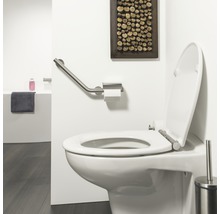 Modernes Badezimmer mit Wand-Tiefspüler Toilette, Haltegriff und Holzbildelement