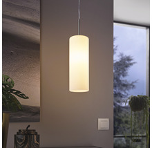 Hängelampe mit zylindrischem Lampenschirm im Wohnzimmer