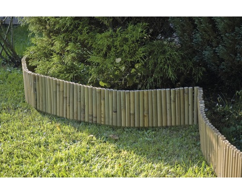 Bambus Beetumrandung im Garten