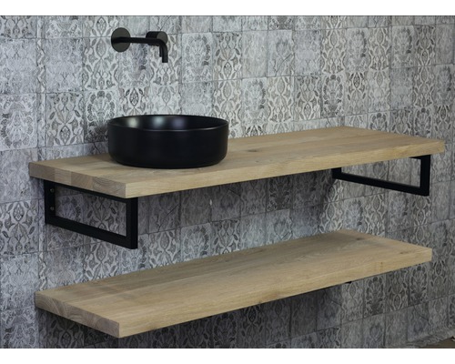 Badezimmer mit zwei Holzkonsolen, schwarzem Aufsatzwaschbecken und Armatur