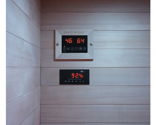 Sanotechnik Steuerung und FM MP3 Bluetooth Player in einer Sauna.