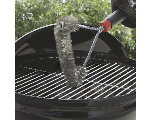 Grillbürste reinigt Grillrost