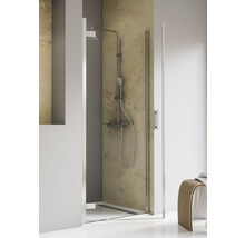 Duschabtrennung mit Armatur und Duschkopf in einem Badezimmer