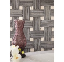 Mosaikfliesen mit Flechtmuster im Badezimmer