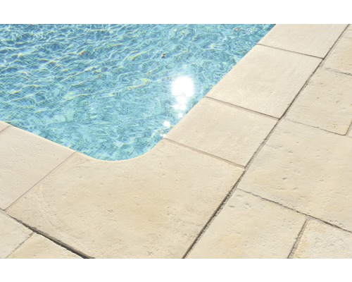 Schwimmbeckenumrandung aus Stein