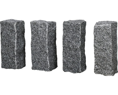 Vier Granit Palisaden für den Garten