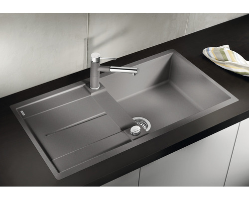 Spültisch mit Abtropffläche und Armatur