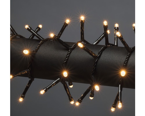 Lichterkette mit warmweißen LEDs auf schwarzem Kabel