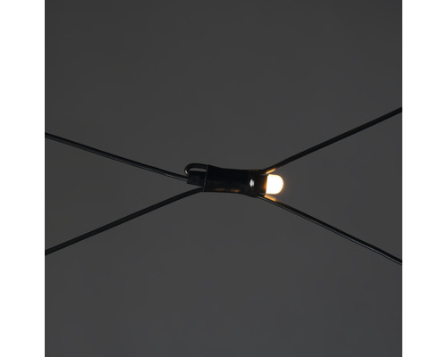 Lichterkette mit einer einzelnen Glühbirne