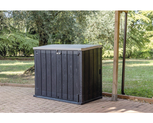 Gartenschrank aus Kunststoff mit Holzstruktur für den Aussenbereich