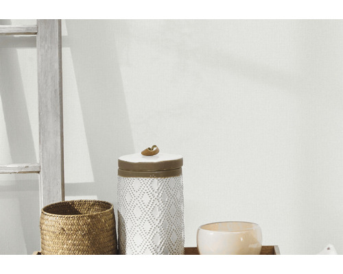 Dekorative Szene mit einer Leiter, einem Korb und einem Behälter