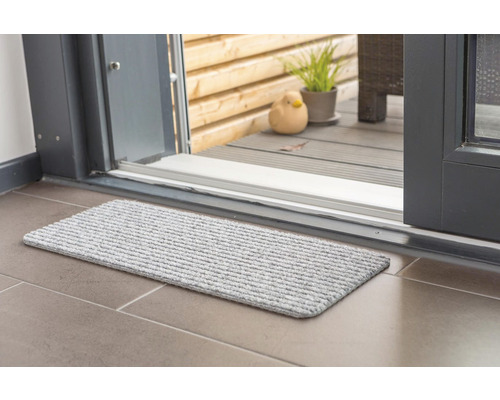 Fußmatte vor einer Terrassentür