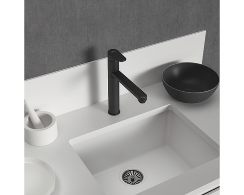 Waschtisch mit Armatur, Waschbecken und Schale