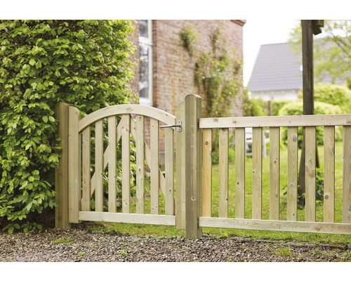 Gartenzaun und Gartentür aus Holz