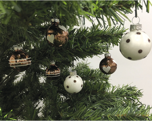 Weihnachtsbaum geschmückt mit Christbaumkugeln