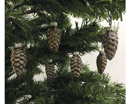 Weihnachtsbaum mit Zapfenförmigem Christbaumschmuck