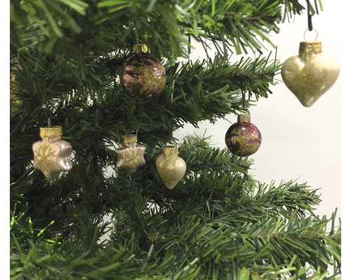 Weihnachtsbaum mit verschiedenen Christbaumkugeln