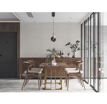 Esszimmer mit Holztisch, Stühlen und Sideboard in einem hellen, modernen Design