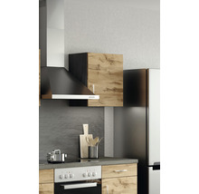 Küchenzeile mit Dunstabzugshaube, Hängeschrank und Elektroherd