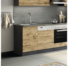 Küchenzeile mit Spüle, Geschirrspüler und Backofen in Holzoptik