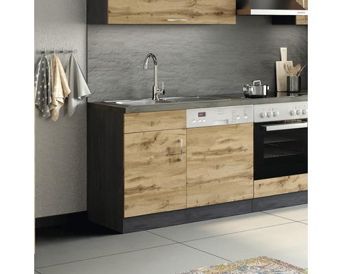 Küchenzeile mit Spüle, Geschirrspüler und Backofen in Holzoptik