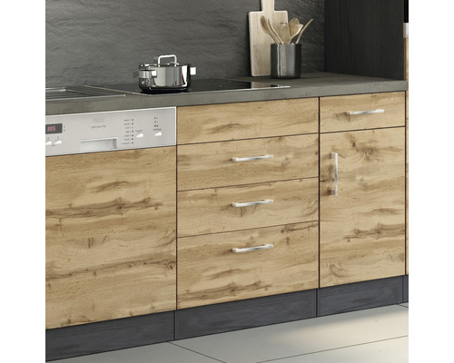 Küchenzeile mit Spülmaschine, Schubladen und Schrank