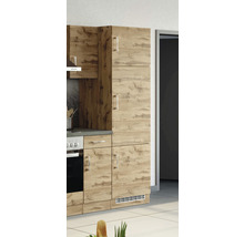 Küchenzeile mit Schränken und Schubladen im Holzdesign