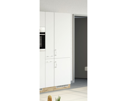 Küchenschrank mit weißen Fronten und hellbraunem Sockel