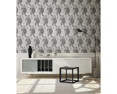 Wohnzimmer mit dreidimensionaler Design-Tapete, Sideboard, Hocker und Teppich