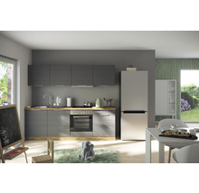 Helle und moderne Küche mit grauen Schränken, Holzarbeitsplatte und Esstisch