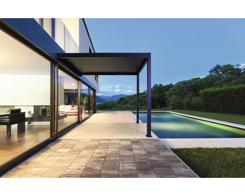 Moderne Terrasse mit Pergola, Pool und Panoramablick