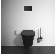 Wandhängendes WC mit Betätigungsplatte, Toilettenpapierhalter und Toilettenbürste in einem modernen Badezimmer.