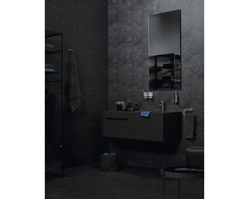 Modernes Badezimmer mit dunklen Fliesen und Waschtisch