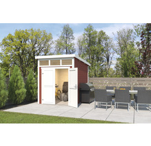 Gartenszene mit Gerätehaus, Grill und Gartentischgruppe auf einer Terrasse