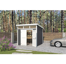 Gartenschuppen aus Holz mit geöffneten Türen, Regalen und Geräten