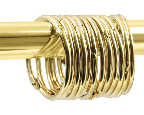 Gardinenstangenringe auf einer Gardinenstange