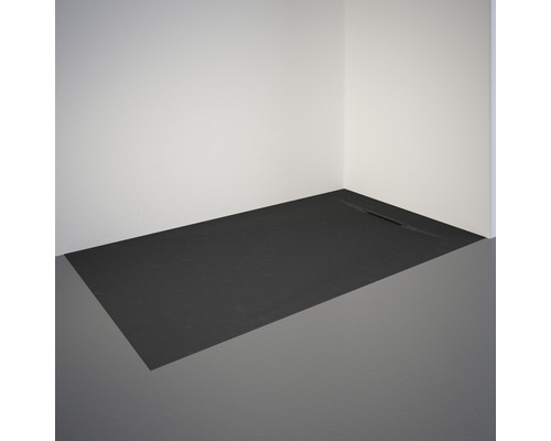 Ebenerdige Dusche mit Entwässerungsrinne im Badezimmer