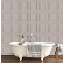 Badezimmer mit Badewanne vor Wandpaneel Tapete