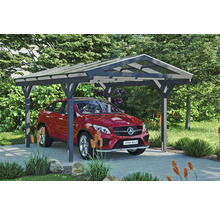 Auto unter Carport mit transparentem Dach und Holzpfosten