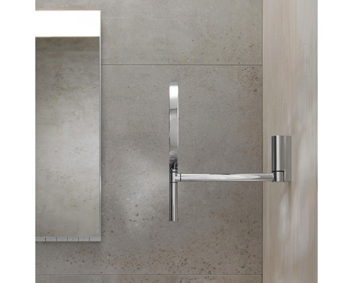 Chromfarbiger Kosmetikspiegel zur Wandmontage im Badezimmer